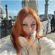 Laureata in lettere moderne con 110 e lode con competenza linguistica certificata di livello C1.2 offre ripetizioni di inglese